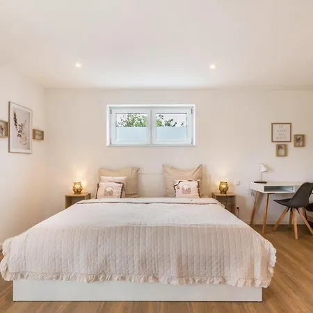 Apartment 2 Parkside Guenzburg