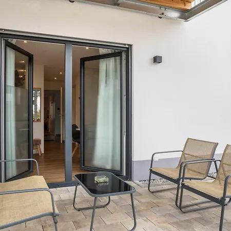 Apartment 2 Parkside *