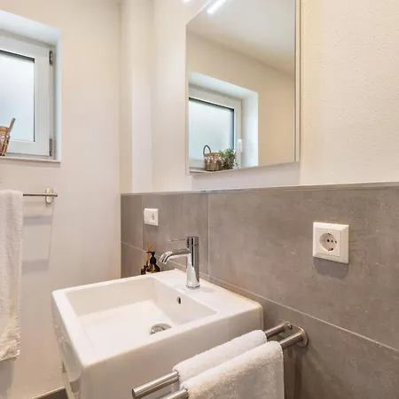Apartment 2 Parkside *